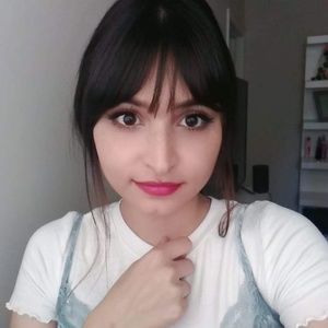 Meet your Posher, Valeria